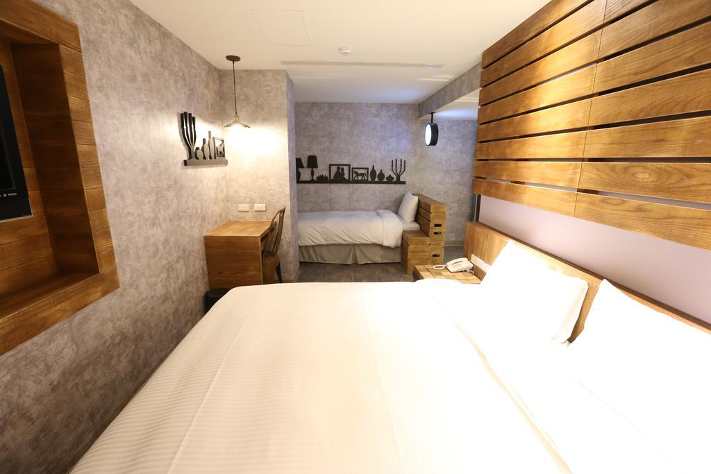 Central Hotel Таоюань Экстерьер фото
